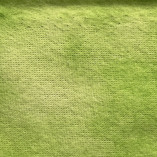 Characteristics: Light, thick, very fuzzy has lots of static. Gran is very tightly woven.